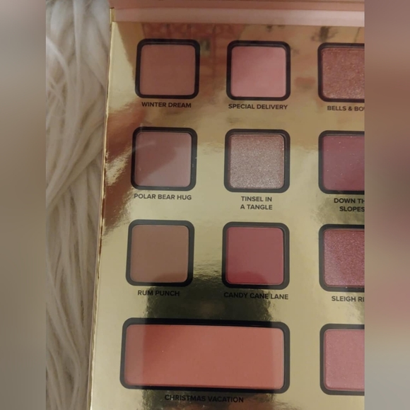 🎄FIRM! NWT TOO FACED CHRISTMAS IN THE ALPS LIMITED EDITION MAKEUP COLLECTION - Picture 8 of 12